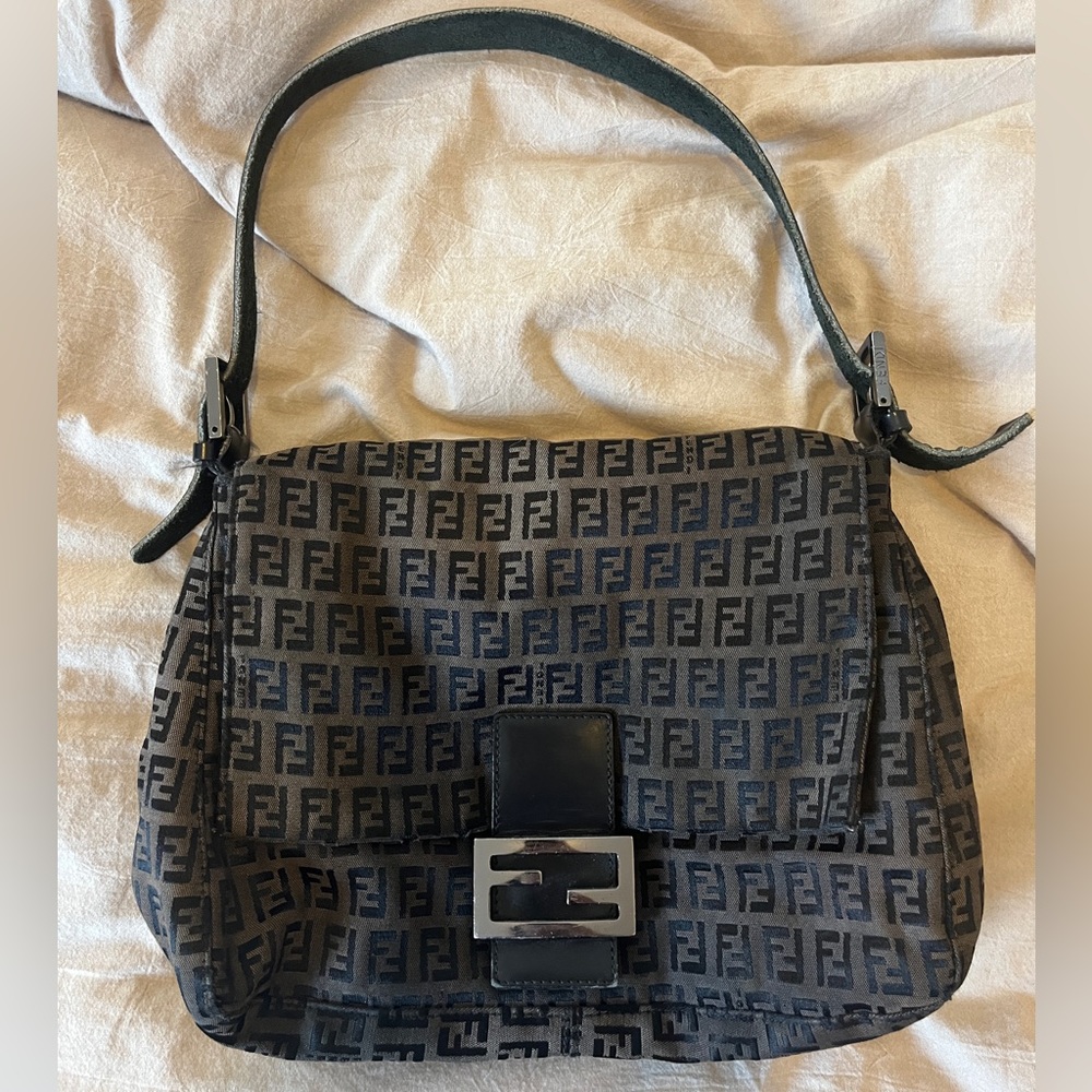 VINTAGE FENDI MAMA BAGUETTE